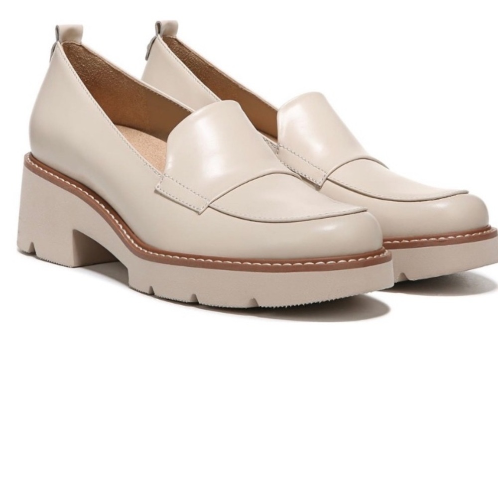 LIKE NEW Naturalizer Darry Loafer Size 8.5W